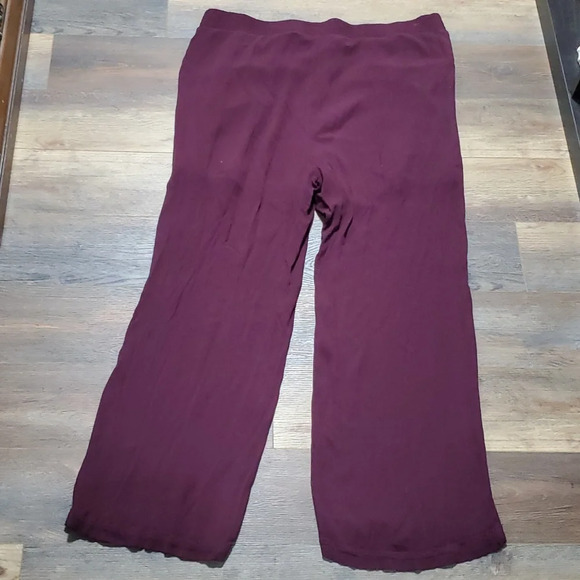 Torrid crepe wide leg burgandy comfort pants with pockets - Picture 7 of 9